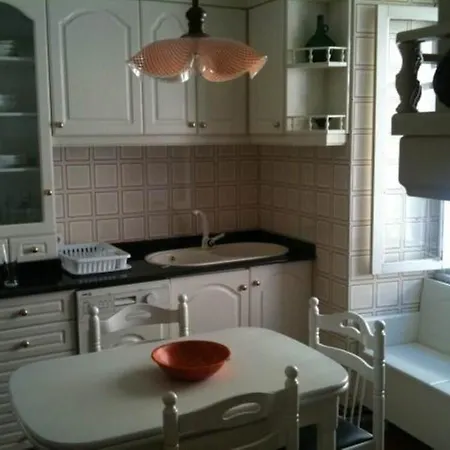 100068 4 Bedroom By Mo Apartament *